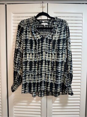 WILLA STORY  Tie-Dye V-Neck Long Sleeve Blouse — Black , Blue, Gray